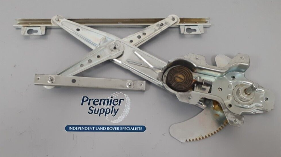 LAND ROVER DEFENDER TD5/PUMA FRONT RIGHT HAND MANUAL WINDOW REGULATOR CUH000101