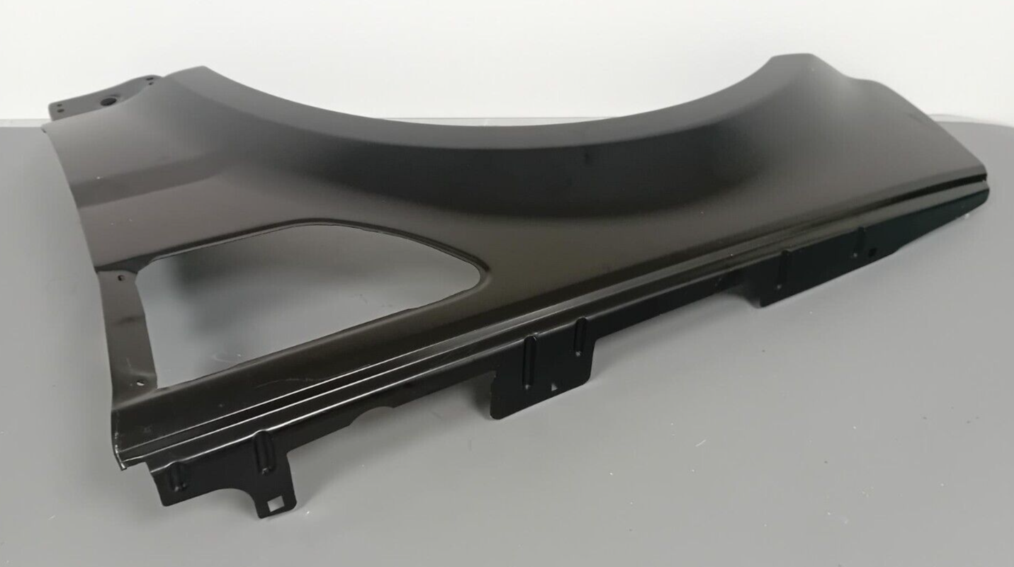 RANGE ROVER SPORT L320 - 2010 to 2013 LEFT HAND FRONT FENDER WING LR015037
