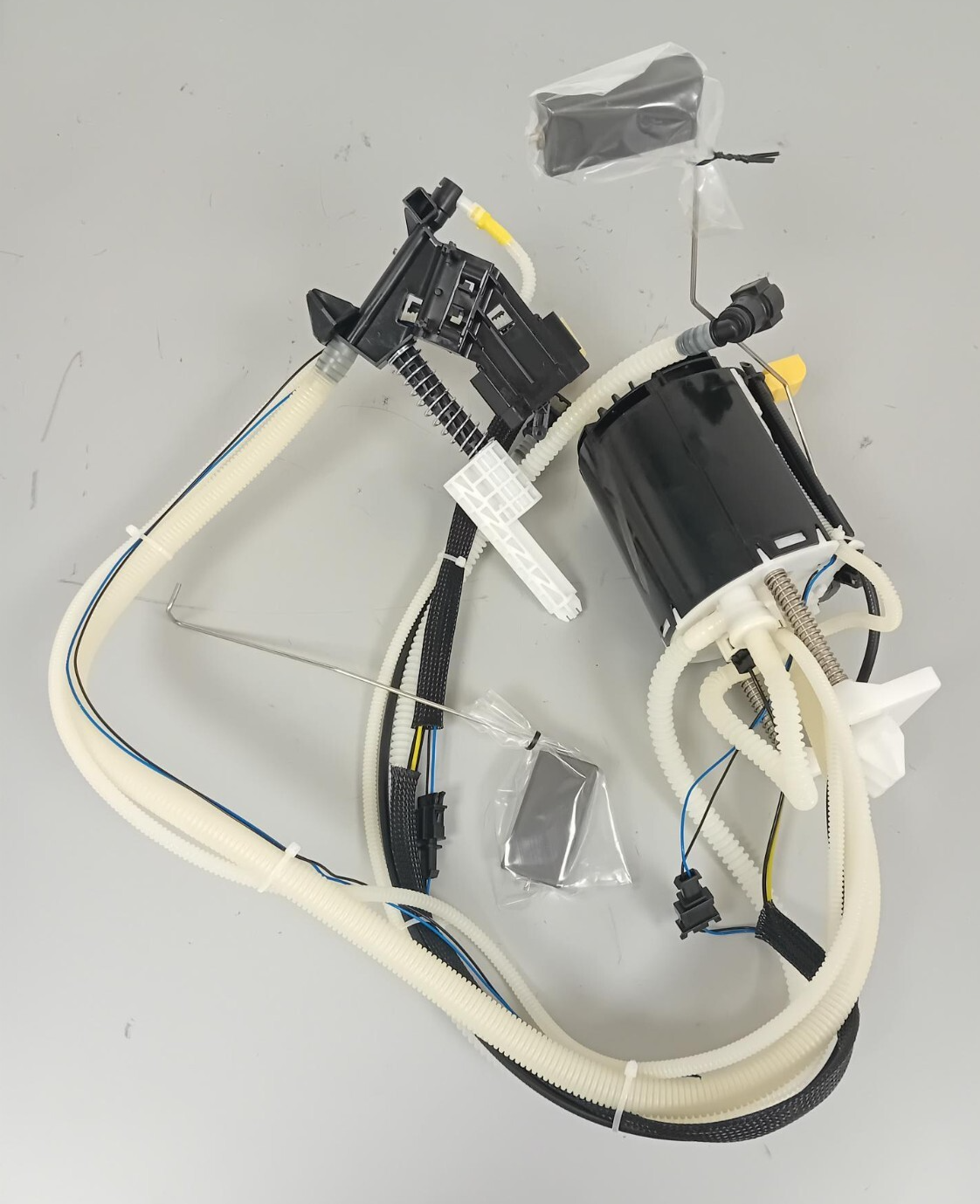 3.6 & 4.4 TDV8 DIESEL RANGE ROVER L322 FUEL PUMP & SENDER UNIT LR015179