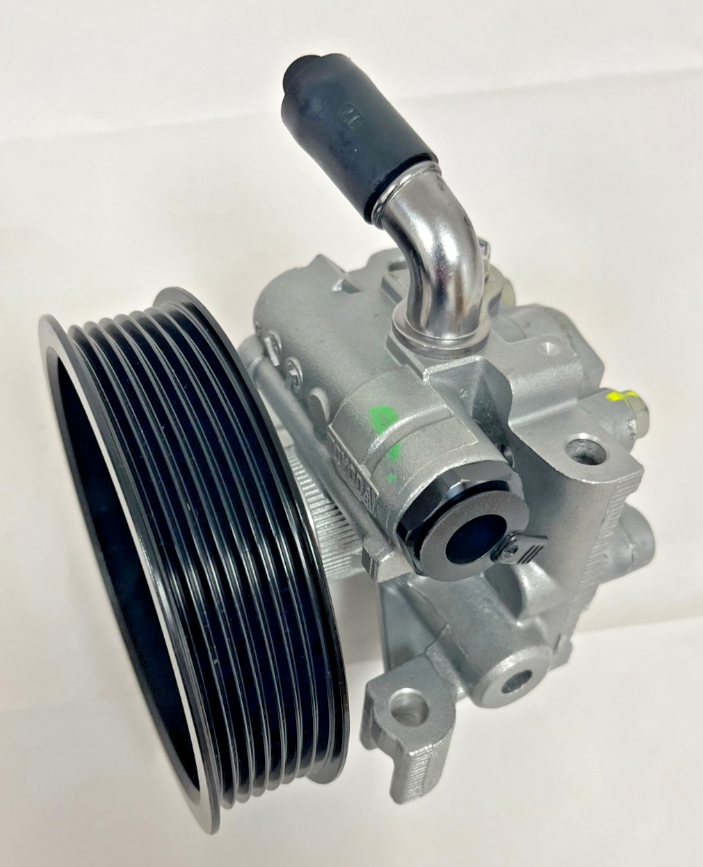 GENUINE LAND ROVER DEFENDER 2.2 2.4 TDCi PUMA PAS POWER STEERING PUMP PEB500100