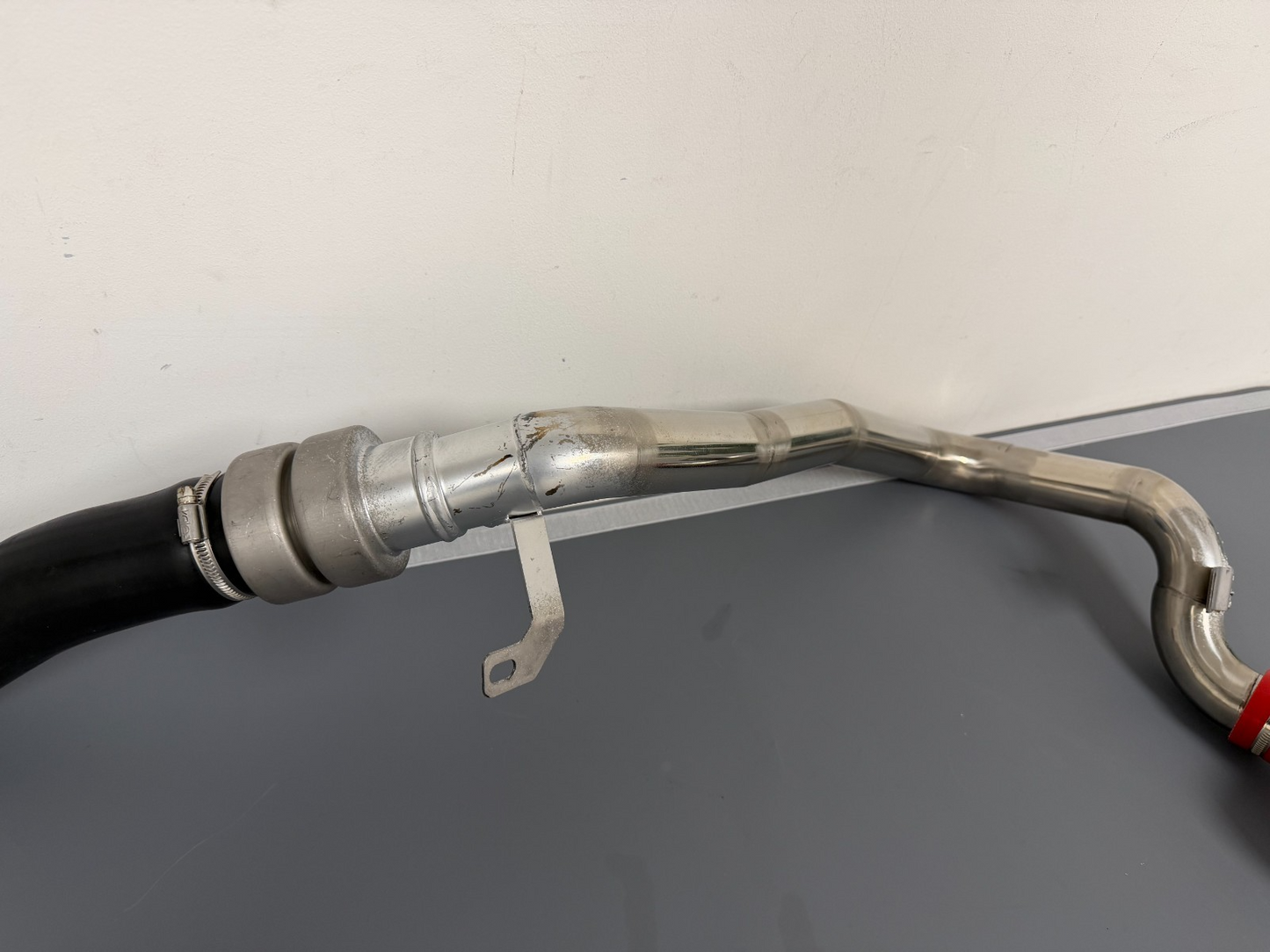 2.2 DIESEL LAND ROVER FREELANDER 2 INTERCOOLER INLET PIPE LR041819