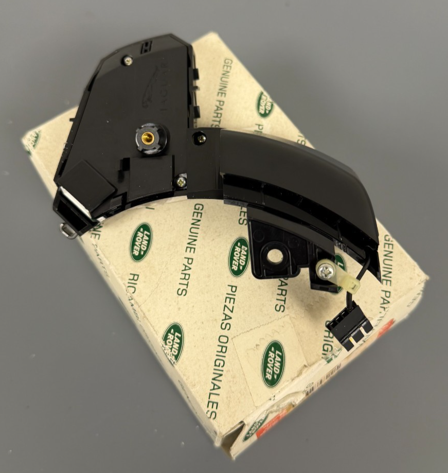 GENUINE RANGE ROVER EVOQUE STEERING WHEEL LEFT SWITCH LR048347