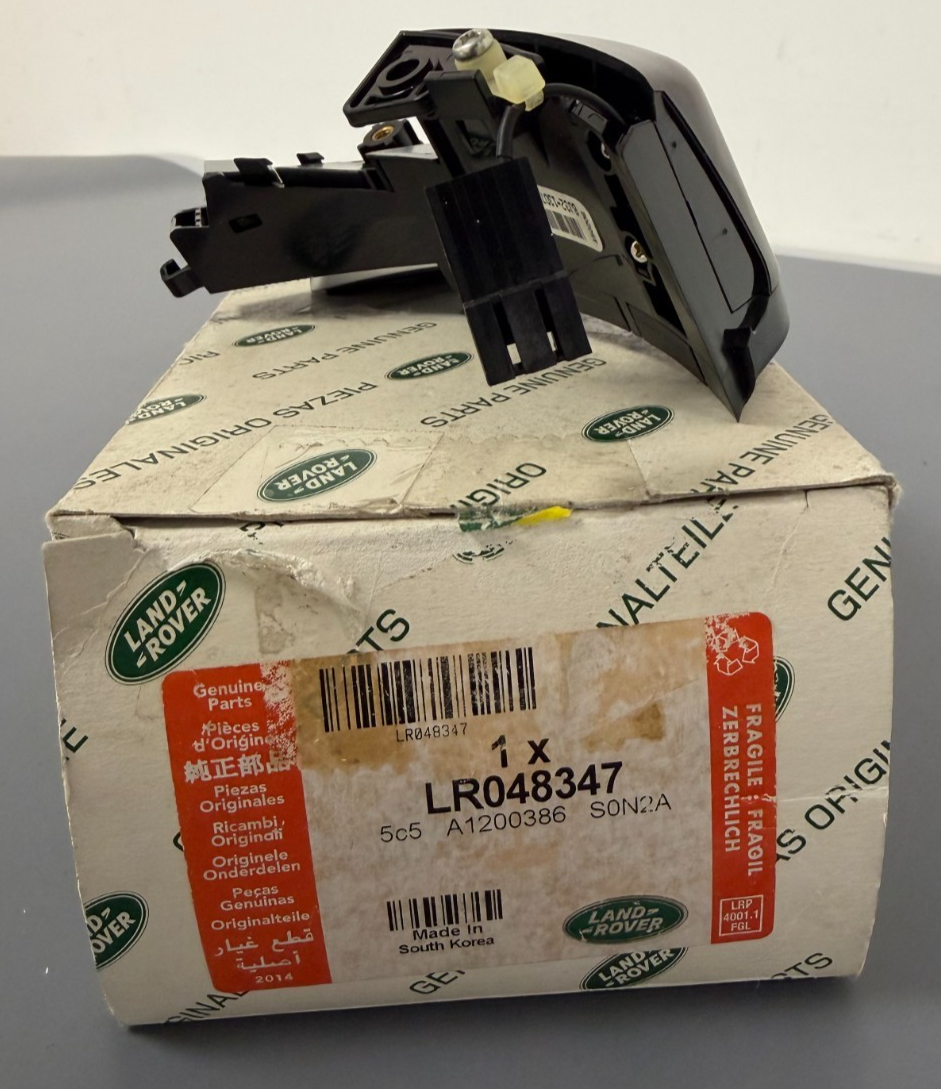 GENUINE RANGE ROVER EVOQUE STEERING WHEEL LEFT SWITCH LR048347