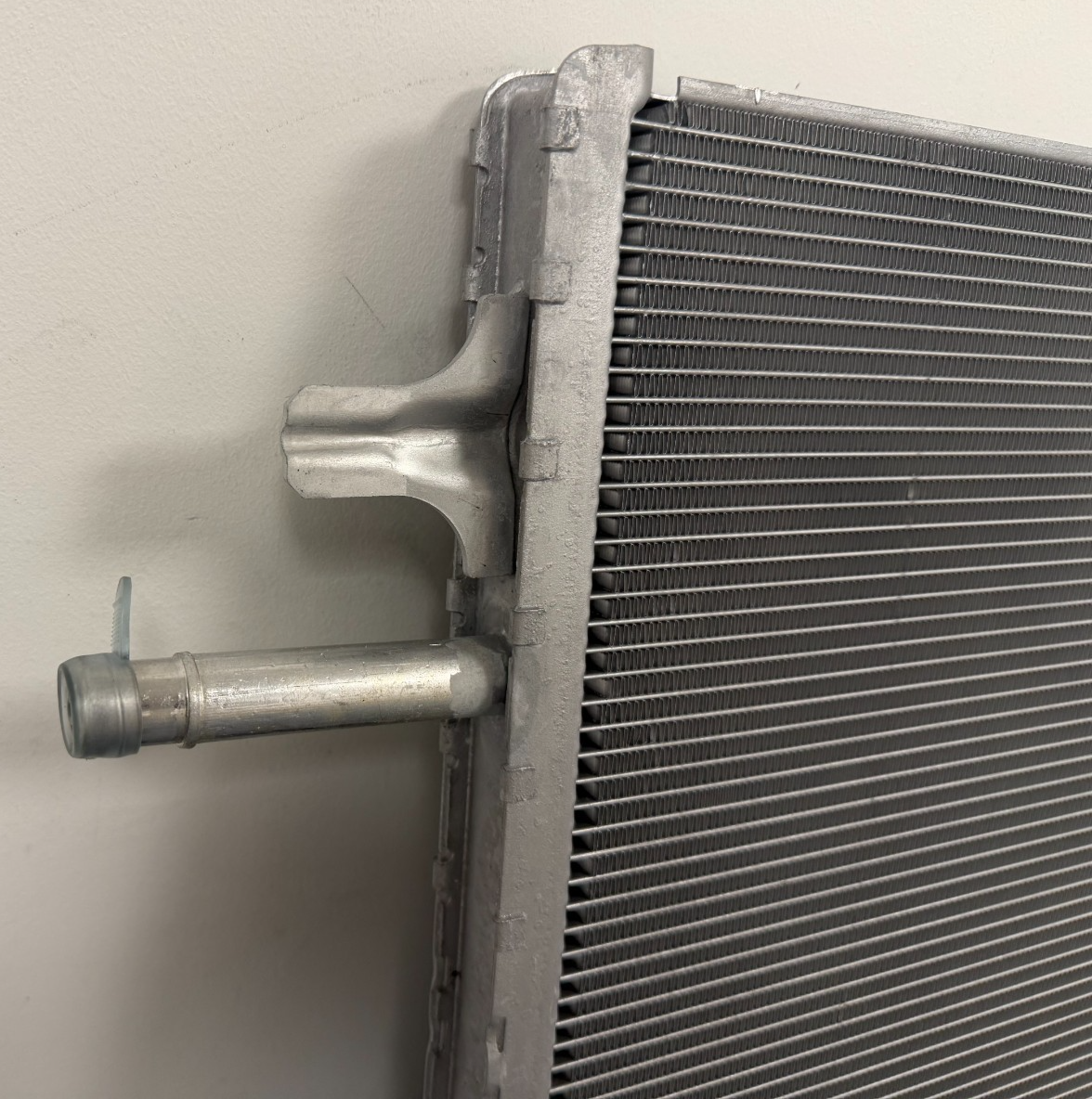 LAND ROVER DISCOVERY SPORT,RR EVOQUE WATER CHARGE AIR COOLER RADIATOR LR117684