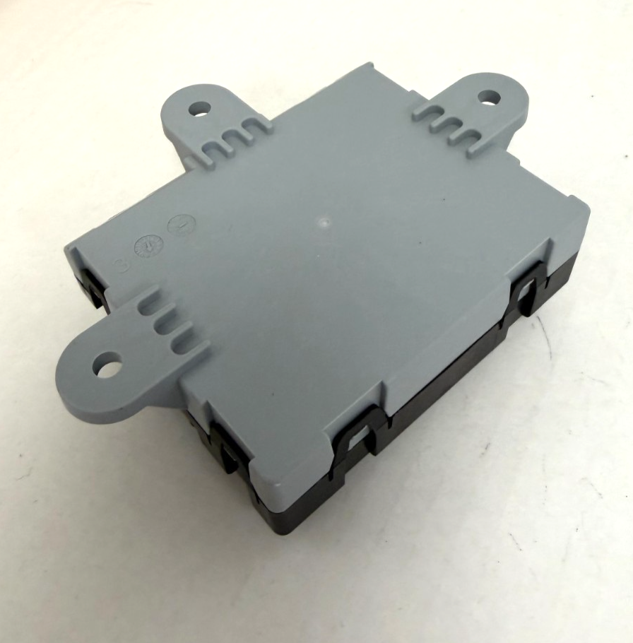 GENUINE RANGE ROVER, EVOQUE REAR LEFT DOOR WINDOW MODULE LR117890