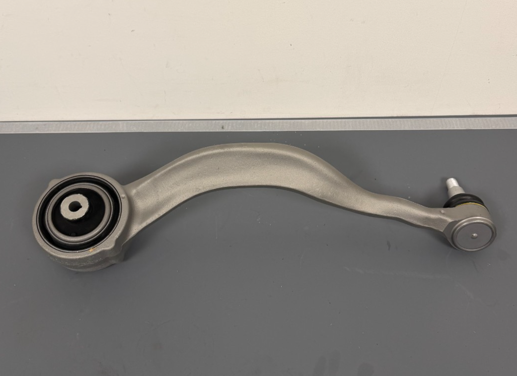 LAND ROVER DISCOVERY 5, DEFENDER FRONT LEFT LOWER CONTROL ARM LR144506