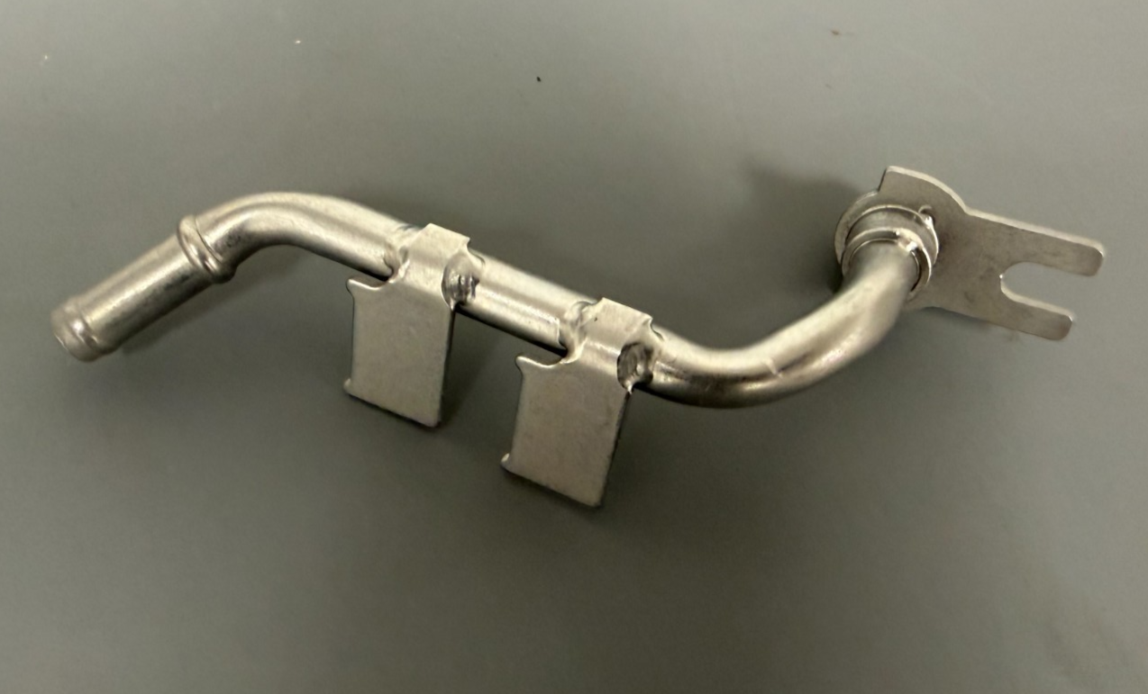 3.0 PETROL LANDROVER DEFENDER,DISCOVERY,VELAR RETURN COOLING TURBO PIPE LR183052