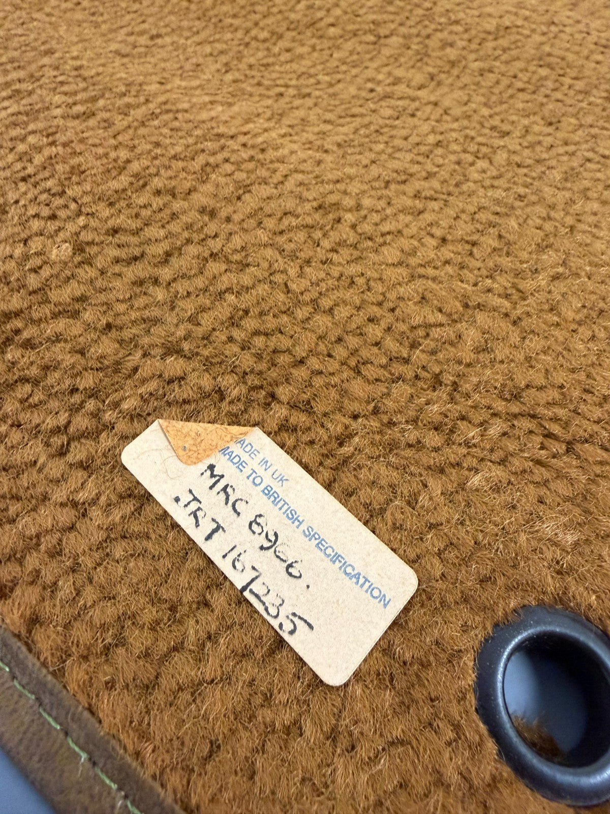 GENUINE NOS RANGE ROVER CLASSIC LHD LEFT NUTMEG FLOOR MAT MRC8996
