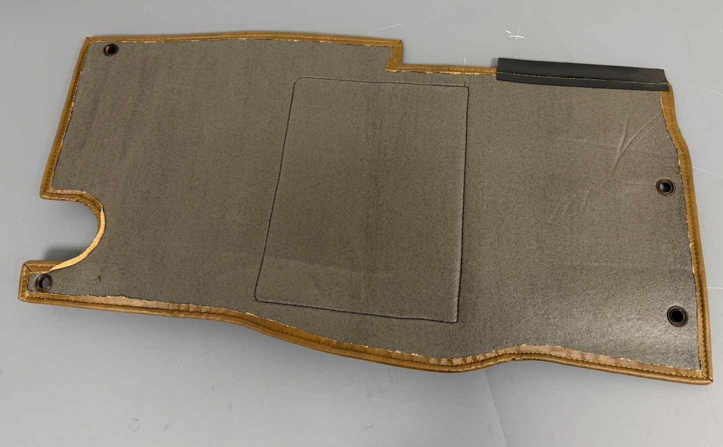 GENUINE NOS RANGE ROVER CLASSIC LHD LEFT NUTMEG FLOOR MAT MRC8996