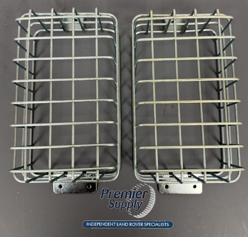 2x LAND ROVER REAR LIGHT GUARDS RRC2967