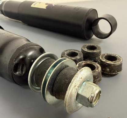 2 X WOOD HEAD LAND ROVER SERIES 2 & 3 REAR 1 TON SHOCK ABSORBER 109 RTC4233