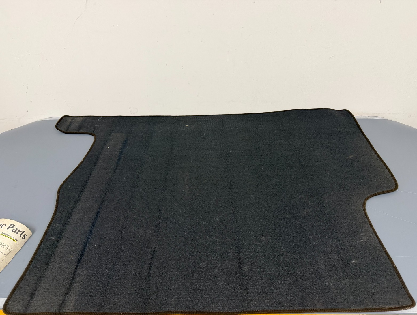 GENUINE NOS RANGE ROVER CLASSIC REAR BOOT LOAD AREA BROWN MAT CARPET RTC8822BR