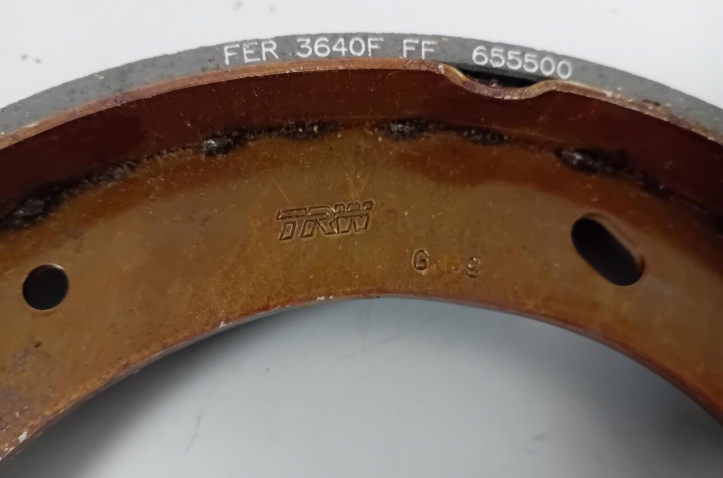 GENUINE NOS LAND ROVER FREELANDER 1 up to 2000 REAR BRAKE SHOES SFS000061
