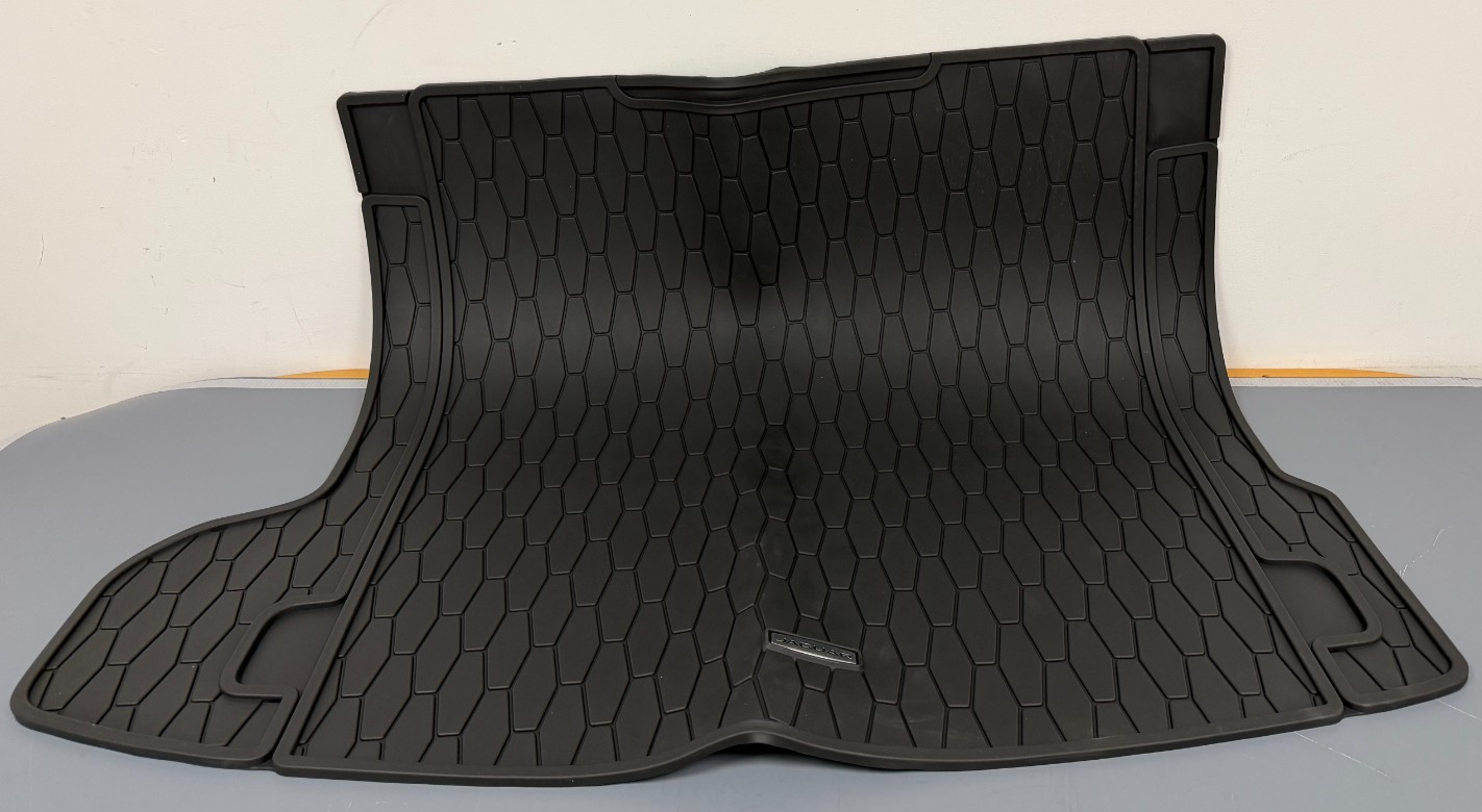 GENUINE JAGUAR F-PACE LOADSPACE RUBBER MAT EXTENSION T4A4218