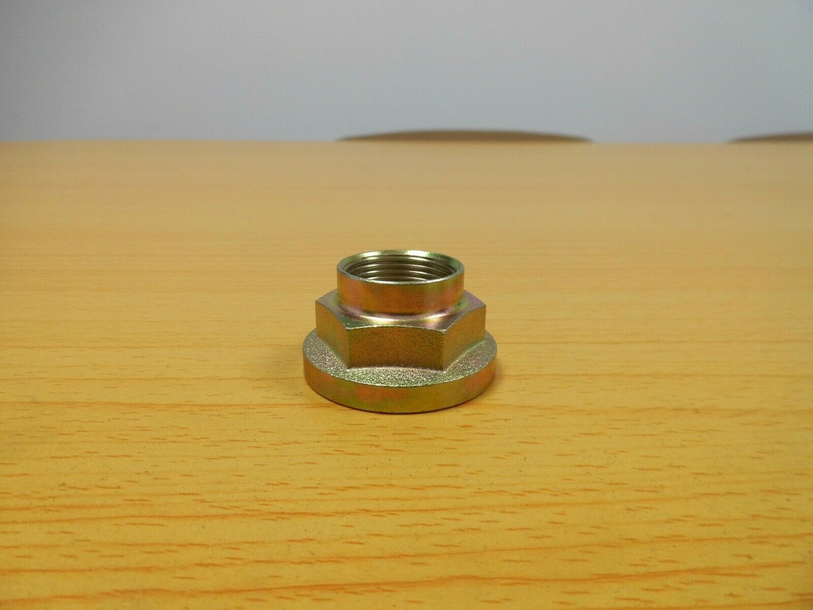 LAND ROVER DISCOVERY 3 / 4 & R/R SPORT HUB NUT (M24 X 1.5MM) RFD500020