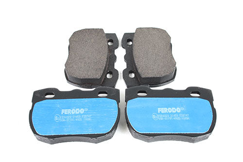 SFP500160F - BRAKE PAD SET FOR FRONT BRAKES - SOLID DISCS - NO SENSORS - Suitable for Defender 90 83-06, Discovery 1 From PR2 FERODO
