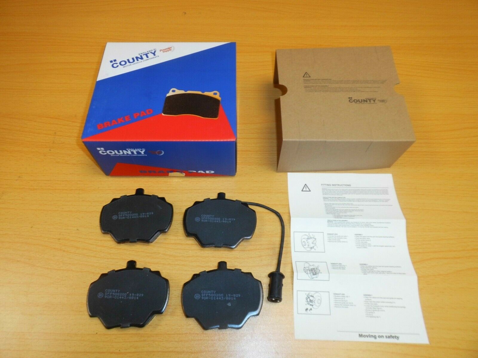 LAND ROVER DISCOVERY 1, R/R CLASSIC REAR BRAKE PAD KIT WITH SENSOR SFP500200