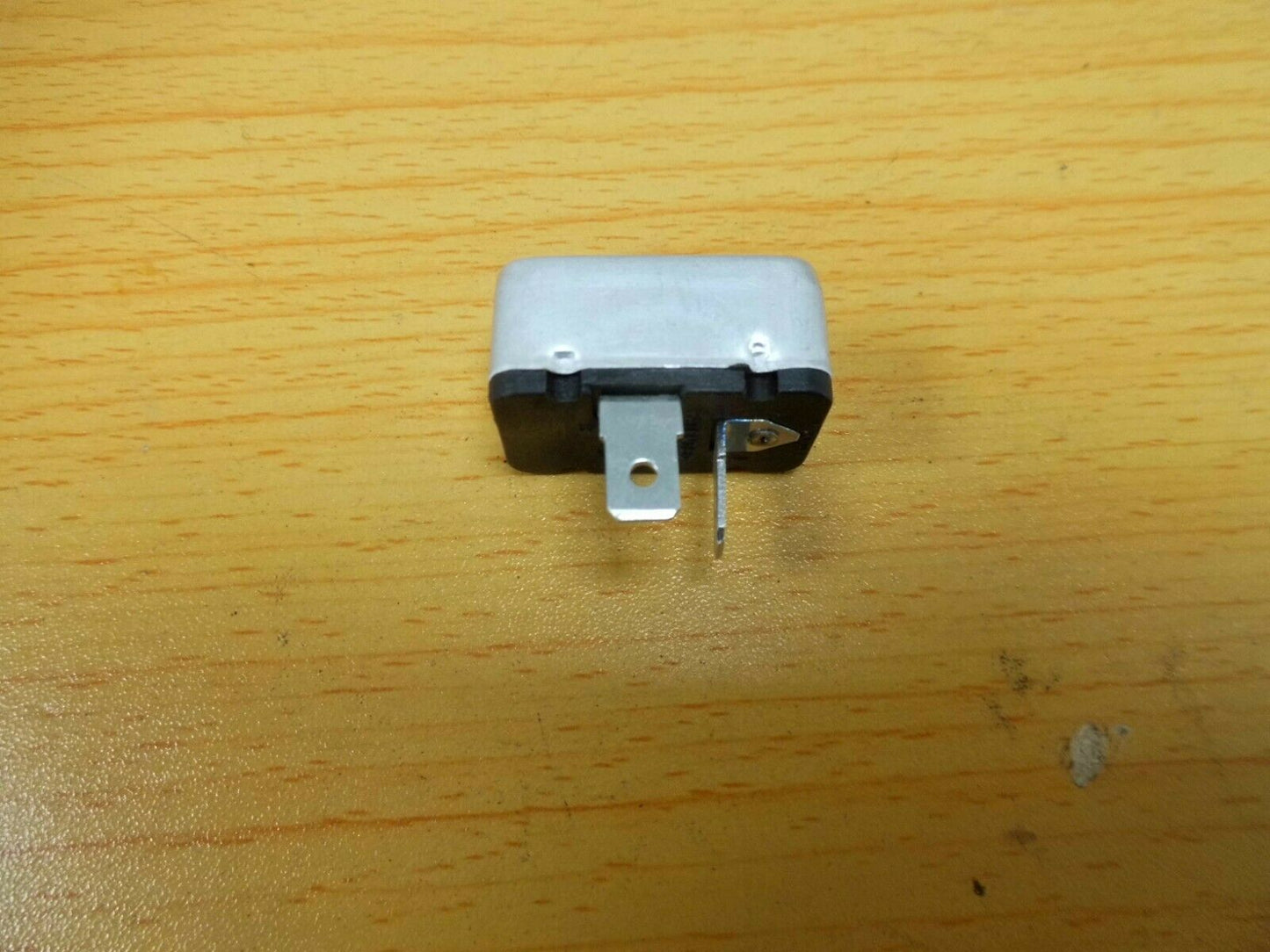 STC4793 LAND ROVER SERIES 2, 2A, 3 LUCAS 12 VOLT 2 PIN FLASHER UNIT RELAY
