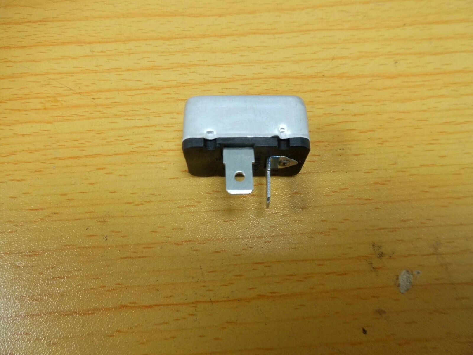 STC4793 LAND ROVER SERIES 2, 2A, 3 LUCAS 12 VOLT 2 PIN FLASHER UNIT RELAY