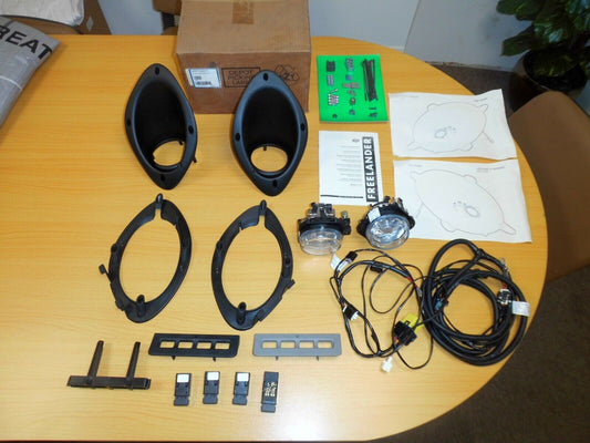 GENUINE LAND ROVER FREELANDER 1  - 2.5K V6 FRONT FOG LAMP KIT STC53072