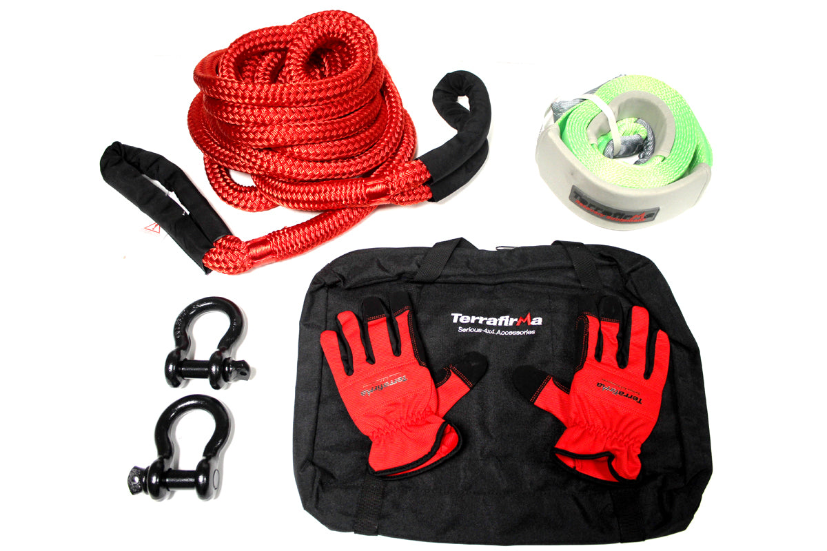 TF3318 - Recovery kit inc. recovery rope gloves shackles tree strap and a bag
