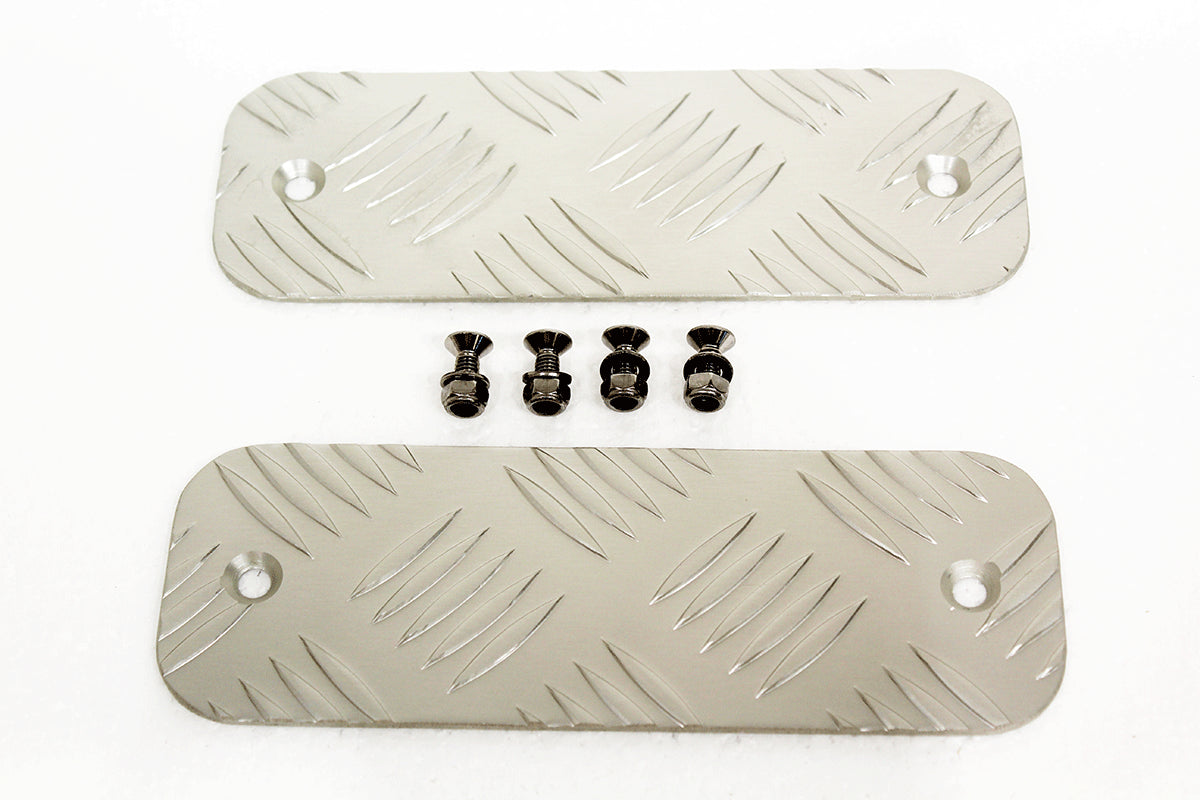 TF8202 - Silver bumper chequer plates for Defenders