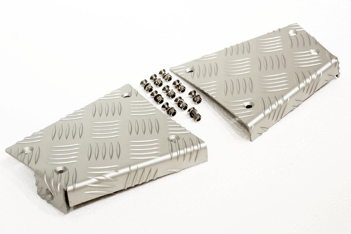 TF8206 - REAR CORNER CHEQUER PLATE KIT - SILVER - ALL DEF. 90 From TERRAFIRMA