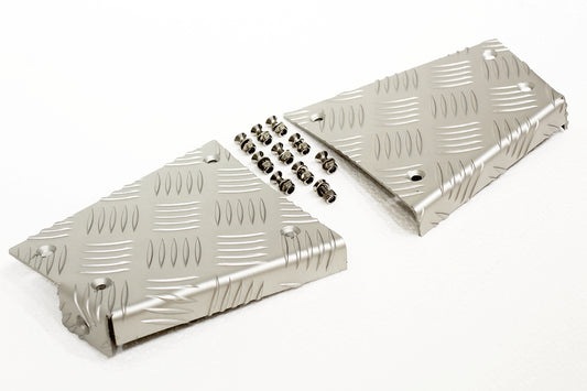 TF8206 - REAR CORNER CHEQUER PLATE KIT - SILVER - ALL DEF. 90 From TERRAFIRMA