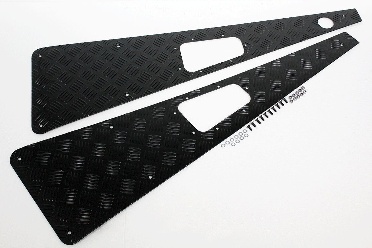 TF8230 - WING TOPS PAIR - CHEQUER PLATE - BLACK - R/H AERIAL HOLE - PRE-2007 From TERRAFIRMA