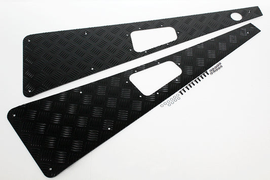 TF8230 - WING TOPS PAIR - CHEQUER PLATE - BLACK - R/H AERIAL HOLE - PRE-2007 From TERRAFIRMA