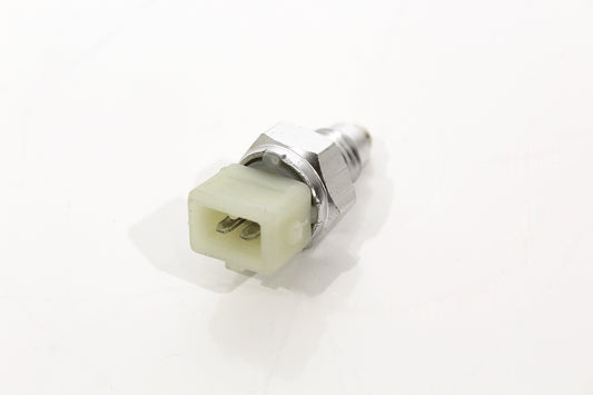 XR837704-R - SWITCH-REVERSE LIGHT 2.7D X200 From PR2 AUTOTEC