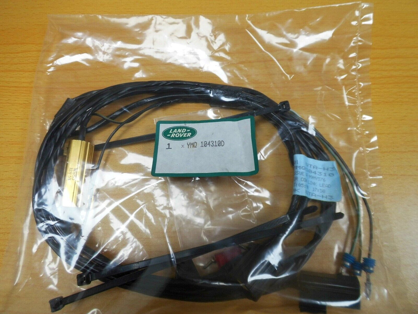 GENUINE LAND ROVER WIRING ASSY (AIR CON LINK LEAD) YMQ104310