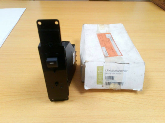 GENUINE LAND ROVER WINDOW SWITCH FRONT DOOR PASSENGER SIDE  BLACK  YUD000261PUY