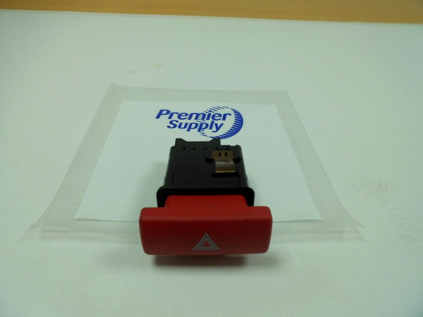LAND ROVER FREELANDER 1 HAZARD SWITCH YUG102220